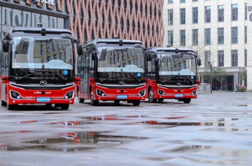 В Китае в пробном режиме запустили эксплуатацию беспилотных автобусов - ВИДЕО