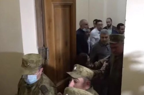 В парламенте Армении произошла драка