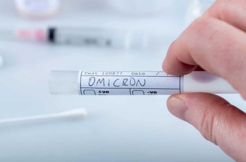 “Omikron”un gözlənilməz faydası ortaya çıxdı: Canlı peyvənd ola bilər