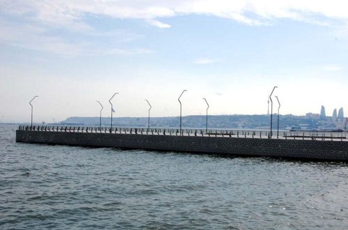 Bakıda 22 yaşlı gənc özünü dənizə atıb