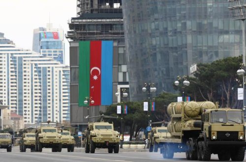 Zəfər paradından 1 il ötür