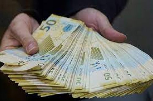 Şəmkirdə vəzifəli şəxs 7 nəfərin 40 min manatını ələ keçirib