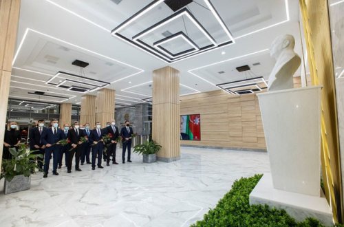 Nazirlikdə ümummilli lider Heydər Əliyevin xatirəsi anıldı - FOTO