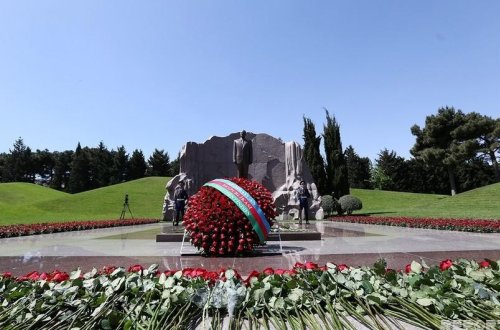 Ümummilli lider Heydər Əliyevin vəfatından 18 il ötür
