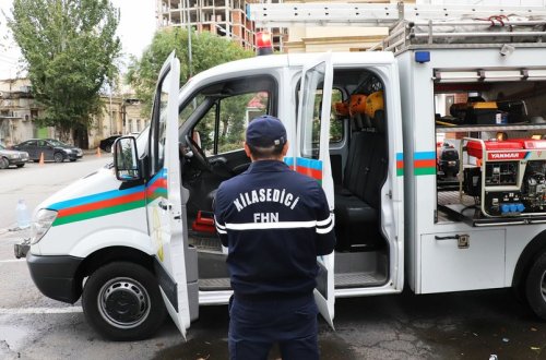 Sabunçuda iki avtomobil toqquşub, ölənlər var