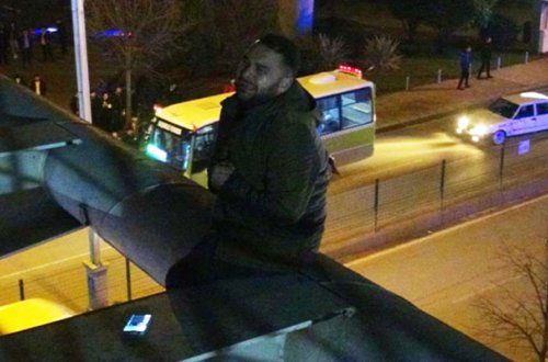 İntihar etmək istədi, alqışlarla qurtarıldı