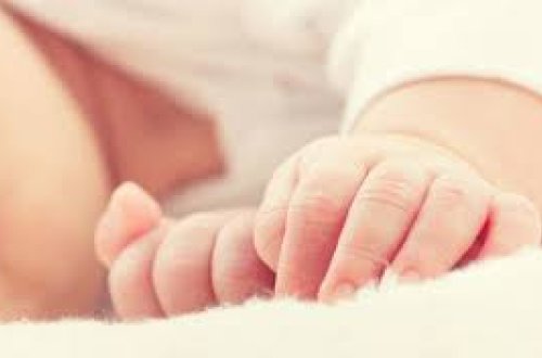 Bakıda 15 yaşlı qız uşaq dünyaya gətirdi