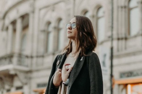 Безусловно, я привязываюсь к местам, а места - это люди. ИНТЕРВЬЮ с гидом по бакинским парадным - ФОТО