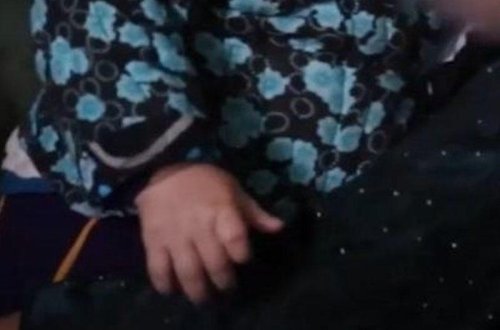 Əfqanıstanda kasıb ailə 4 aylıq körpəni 104 dollara satdı - VİDEO