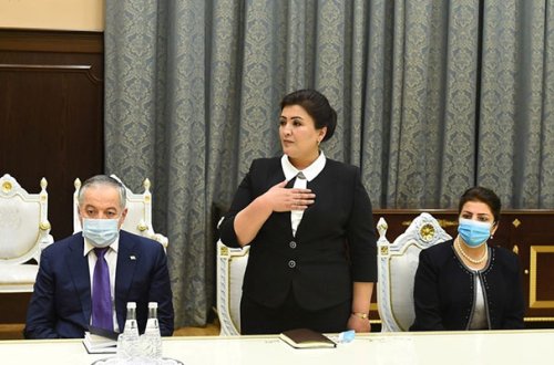 Tacikistan prezidenti qızını səfir təyin etdi