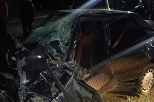 Ağstafada avtomobil ağaca çırpılıb, 19 yaşlı oğlan ölüb, 2 nəfər xəsarət alıb