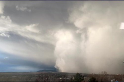 ABŞ-da fırtına yarım milyon insanı işıqsız qoydu