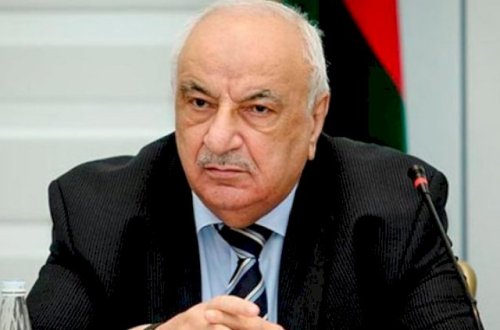 Müəllimlərdən pul yığan direktor Abid Şərifovun bacısı qızıdır - Video