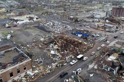 ABŞ-da tornado insan itkisinə səbəb olub - VİDEO