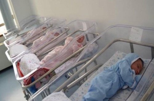 Beşdən çox uşağı olanların müavinəti 70 manata qalxdı