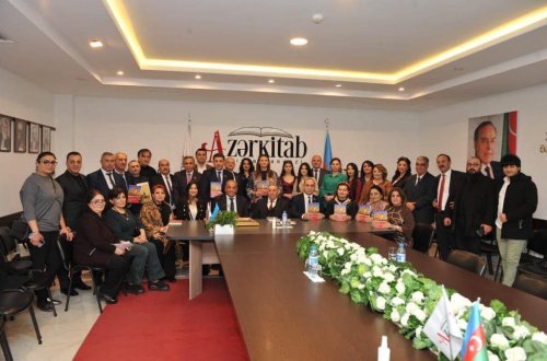 Qənirə Paşayevanın “Sirlər dünyasına səyahət: MİSİR” kitabının təqdimatı olub