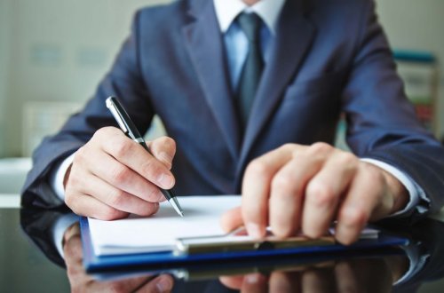 Azərbaycanda öz ərizəsi ilə işdən çıxanlara müavinət verilə bilər