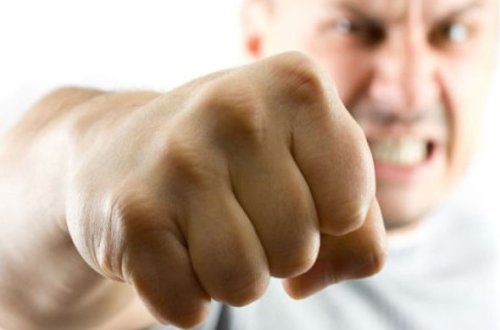 Abonent “Azərsu” ASC-nin əməkdaşını döydü