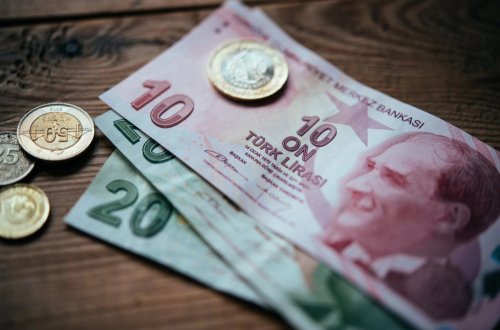 Lirənin ucuzlaşması davam edir