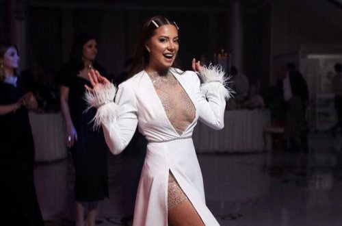 Ayan Nadirin oğlununun toyuna elə geyimdə gəldi ki, bütün diqqətləri üzərinə çəkdi - FOTO