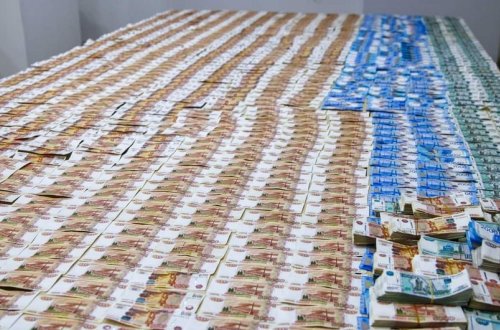 Azərbaycan vətəndaşı Gürcüstana külli miqdarda rus rublu keçirməyə cəhd edib