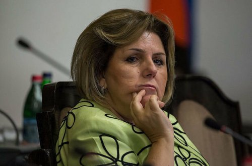 Ermənistanda keçmiş nazir axtarışa verildi