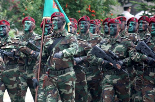 Müdafiə Nazirliyi hərbçilərinin maaşları artırıldı