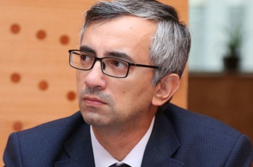 Провокации кандидатов в президенты Франции ставят под удар политику официального Парижа