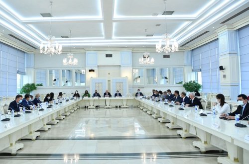 Milli Məclisdə icbari tibbi sığorta ilə bağlı dinləmə keçirilib