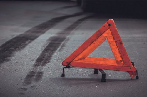 Maşın ağaca çırpıldı, 26 yaşlı sürücü öldü