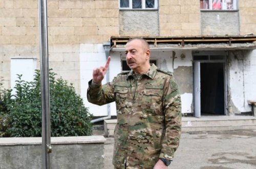 İlham Əliyev Hadruta gedib, hərbi hissənin açılışında iştirak edib