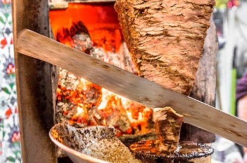 Dönər bıçağı ilə adam öldürən kuryerə cəza verildi