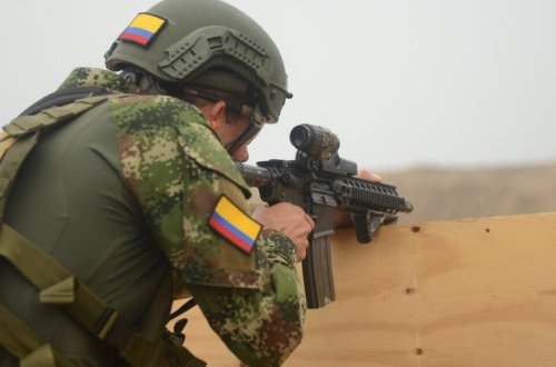 Kolumbiyada dəniz piyadası üç hərbçi yoldaşını güllələyib