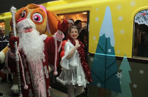 Metronun Yeni il qatarı bu gündən Şaxta baba və Qar qız sorağı ilə xətdə olacaq