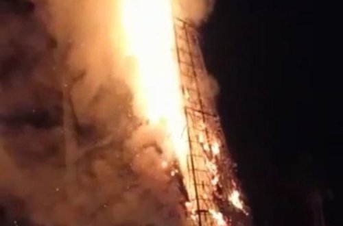 Возле здания ИВ Бардинского района сгорела новогодняя елка - ФОТО