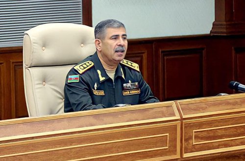 Müdafiə naziri bayram günlərində ayıq-sayıqlığın artırılmasını əmr etdi