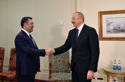 Qırğız lideri Prezident İlham Əliyevi təbrik edib