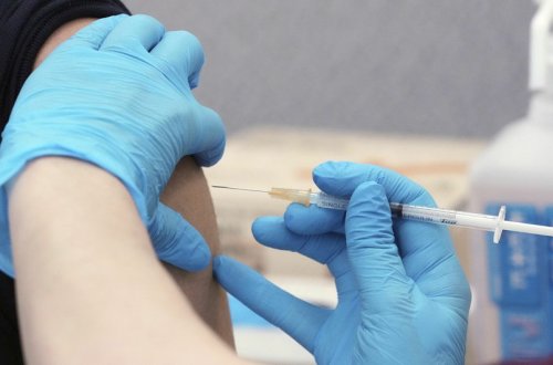 Gürcüstanda peyvənd vurduran 50 yaşdan yuxarı vətəndaşlar hökumətdən pul alacaq