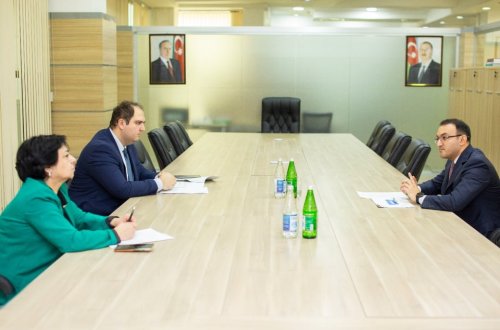 Dövlət Agentliyinin sədri “Yüksəliş” müsabiqəsinin qalibi ilə görüşüb