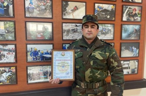 Генерал наградил вошедшего в историю азербайджанского спортсмена - ФОТО