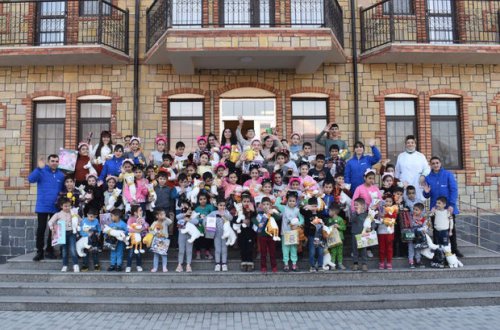 Mehriban Əliyevanın təşəbbüsü ilə valideyn himayəsindən məhrum olan uşaqlar üçün şənlik keçirildi - FOTO/VİDEO