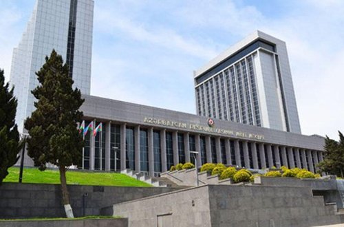 Milli Məclis lham Əliyevə və Birinci vitse-prezident Mehriban Əliyevaya təbrik məktubu göndərib