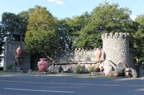 Qəbələdə yol kənarında kişi meyiti aşkarlanıb