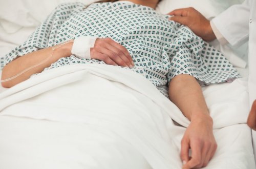 Kürdəmirdə 81 yaşlı qadın qidadan zəhərlənib