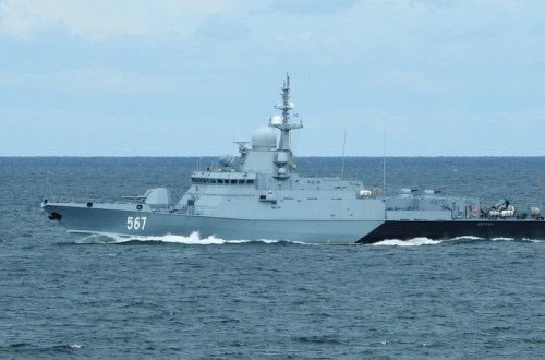 Rusiya gəmilərinin Ukrayna daxili sularına daxil olması qadağan edilib