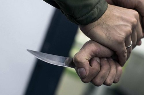 Azərbaycanda iki qardaş bıçaqlandı