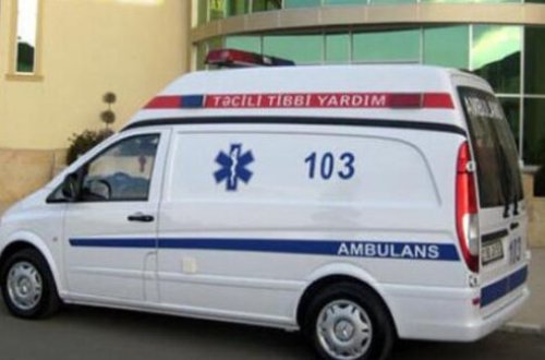 Sərxoş kişi təcili yardım işçilərinə və polisə problem yaratdı