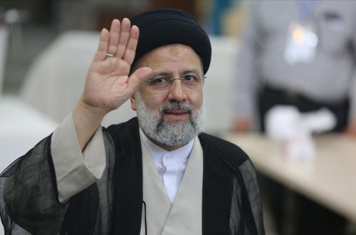 İbrahim Rəisi: “Ümid edirik, Azərbaycanla Ermənistan arasındakı məsələlər sülhlə həll olunacaq”