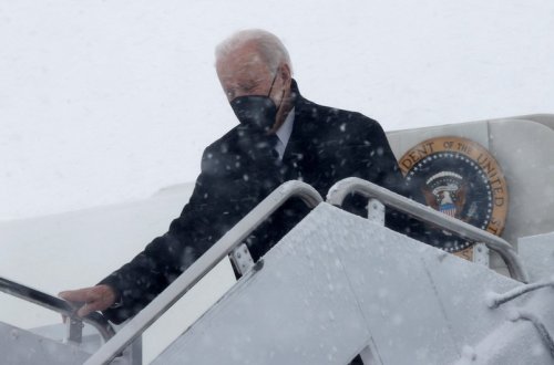 Cozef Baydenin təyyarəsi şiddətli fırtına ilə qarşılaşıb