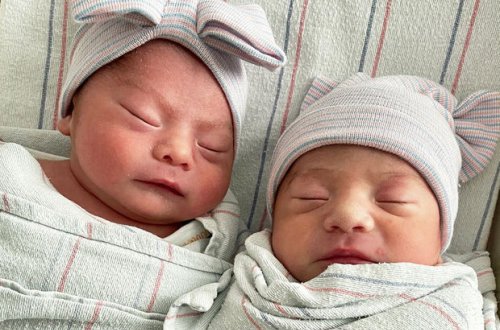 ABŞ-da əkizlər fərqli illərdə doğuldu - FOTO